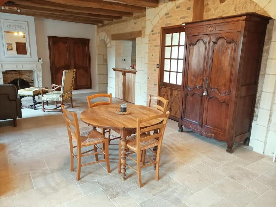 Gite Avec Vue Sur L'Indre Artannes-sur-Indre Exterior foto
